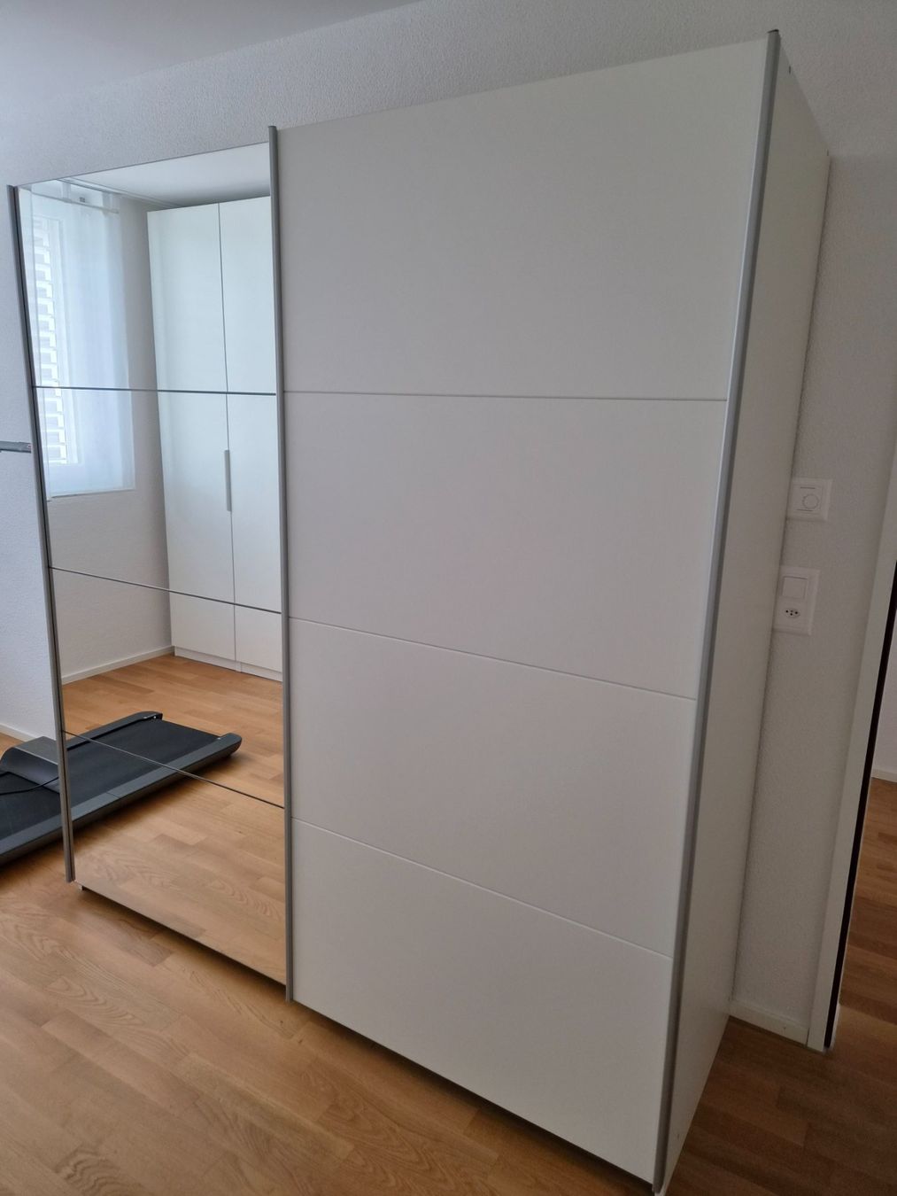 Armadi: Kleiderschrank mit Schiebetüren – Usato da Rossrüti venduto da DenisR82