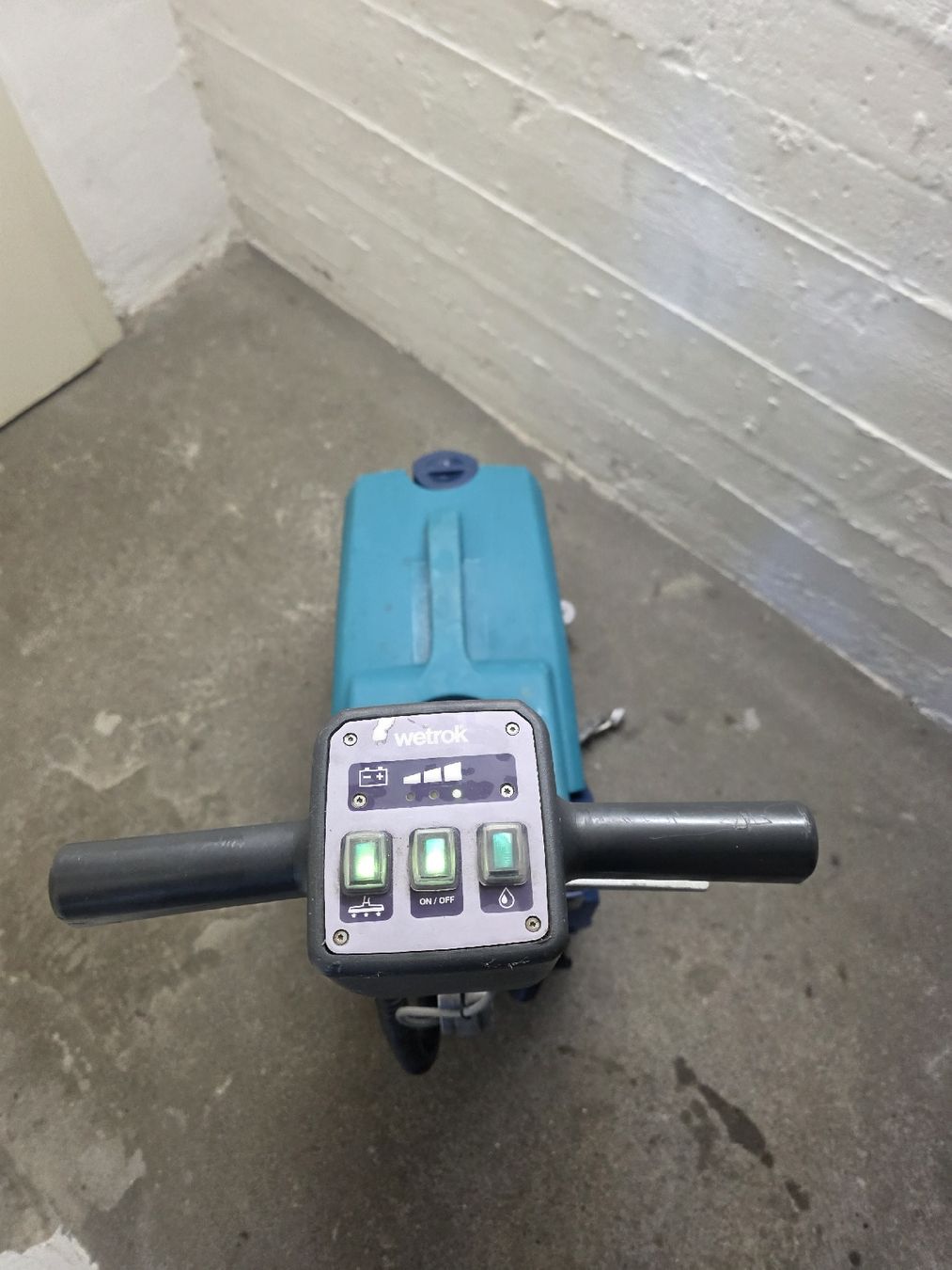 Wetrok Toutes les machines: WETROK DISCOMATIC XT#Cleanfix Taski Kärcher Nilfisk Minatol – D'occasion à Zürich par 5183840711 4