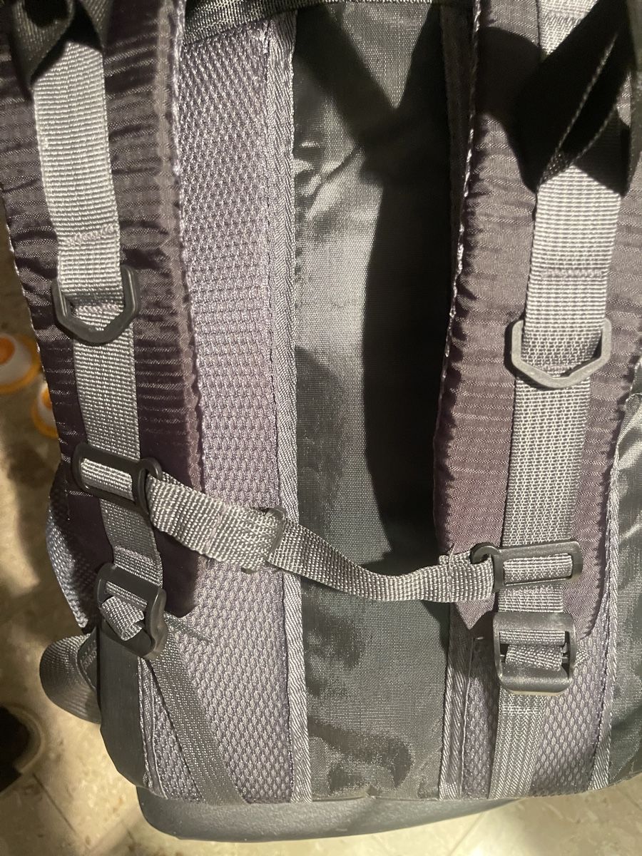 Zaini: Multifunktionaler Wanderrucksack – Nuovo (secondo la descrizione) da Trimbach venduto da Alessia75 1