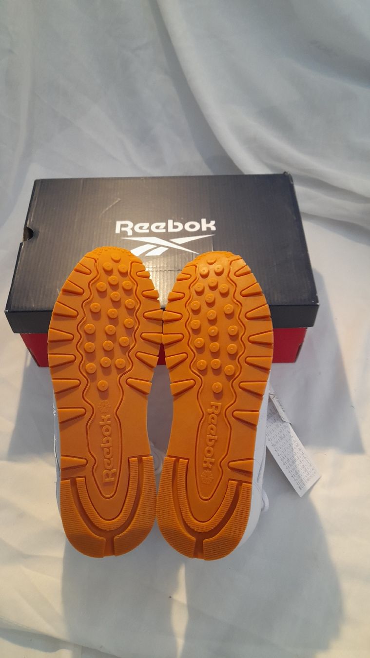 Reebok Scarpe da uomo: Reebok Classic Leather blanche neuve, taille 40.5! – Nuovo e nell'imballaggio originale da st.gallen venduto da The_Rag_Picker. 4