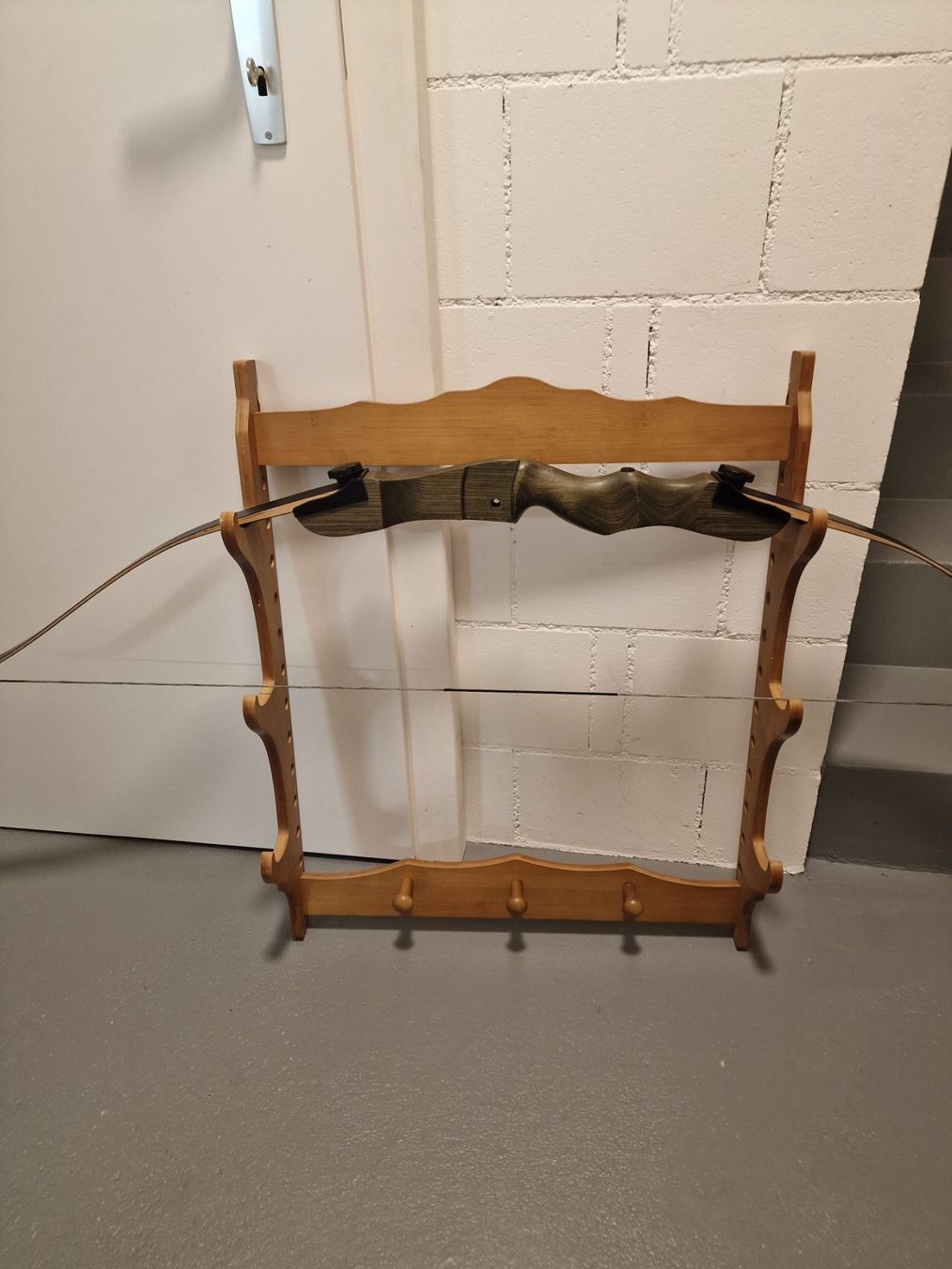 Tiro con l'arco: Bogenhalterung Holz mit Bogen - neu – Usato da Villmergen venduto da Markus_Selina_Store