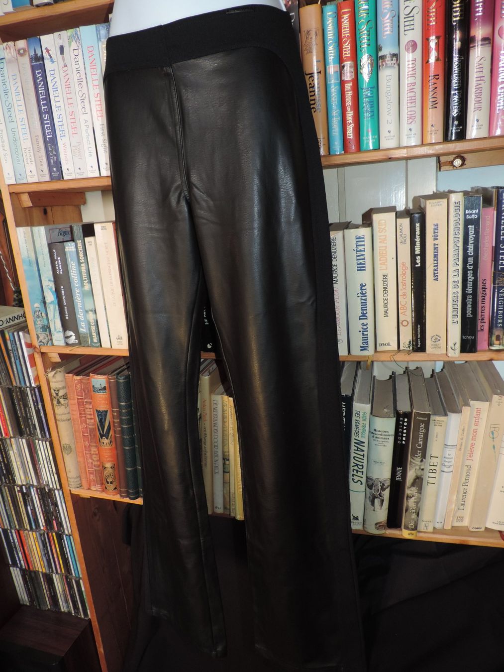 Pantaloni: pantalon stretch Morgan simili cuir – Usato da Genève venduto da Axelle333 4