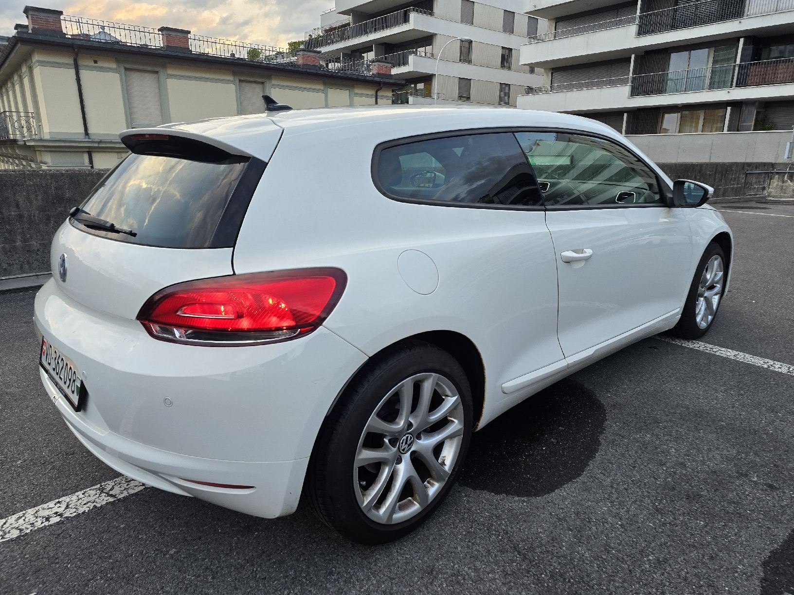 VW Automobili: VW Scirocco 2.0TSI – Usato da Montreux venduto da PremerlServices 3