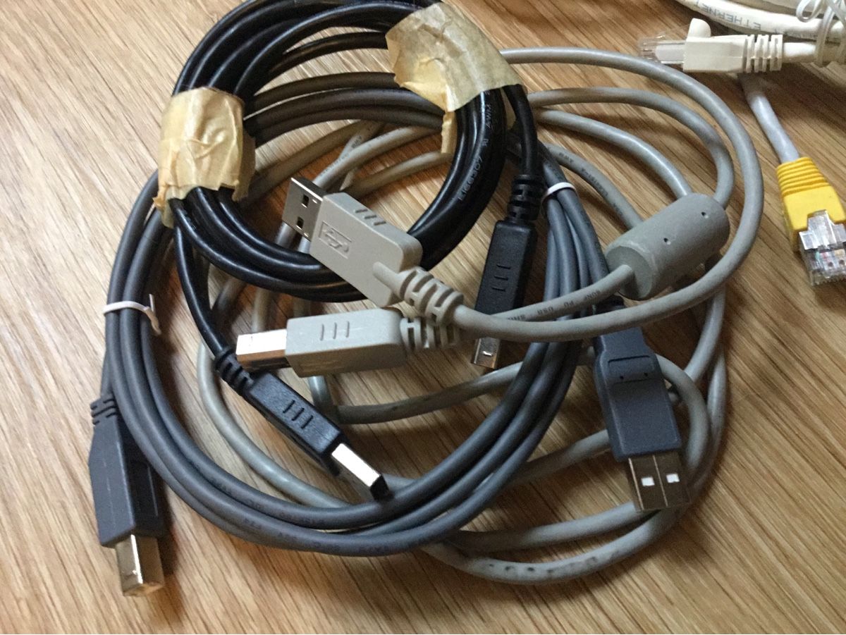 Kabel: Diverse Computer Kabel – Gebraucht aus Schlieren von Jeajet 8