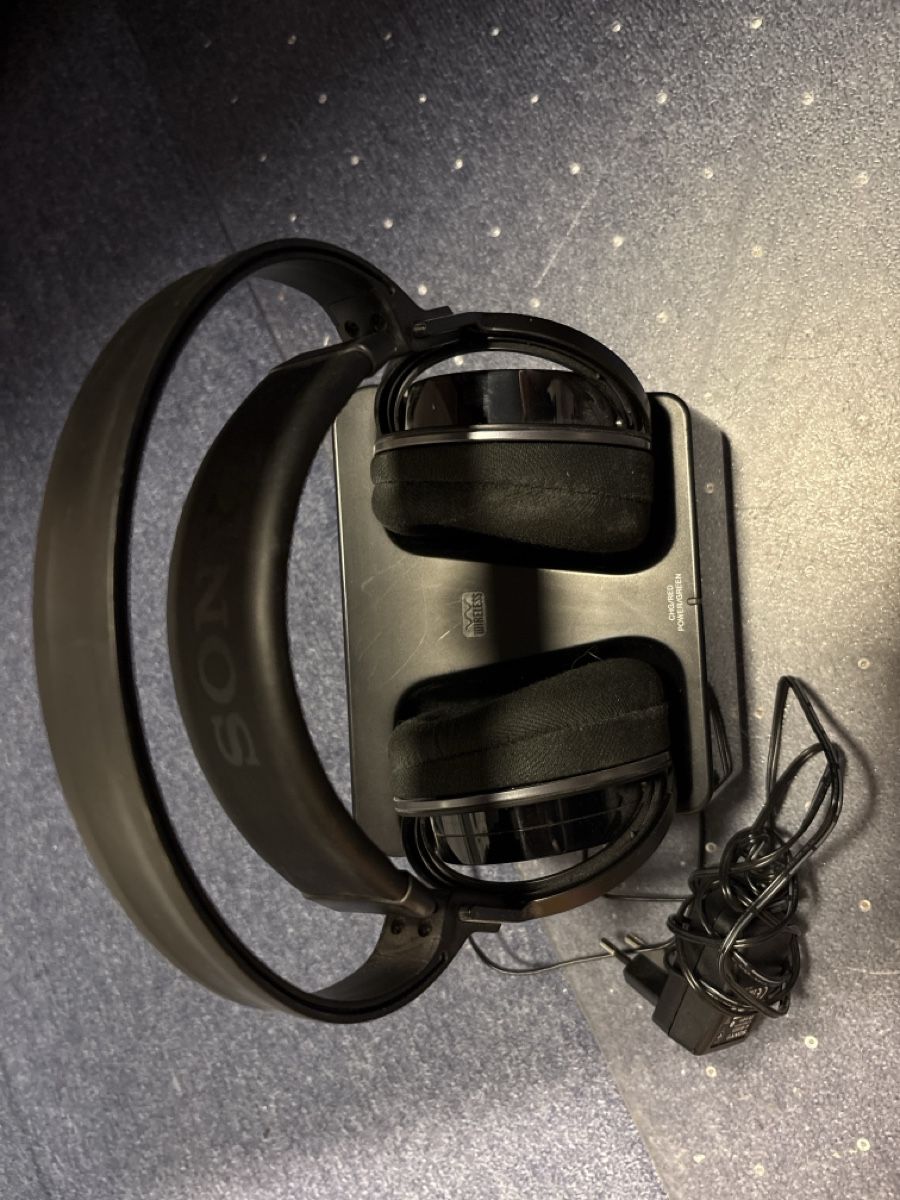 Sony Cuffie: Sony Wireless Kopfhörer TMR-RF855R – Usato da Belp venduto da phertig74