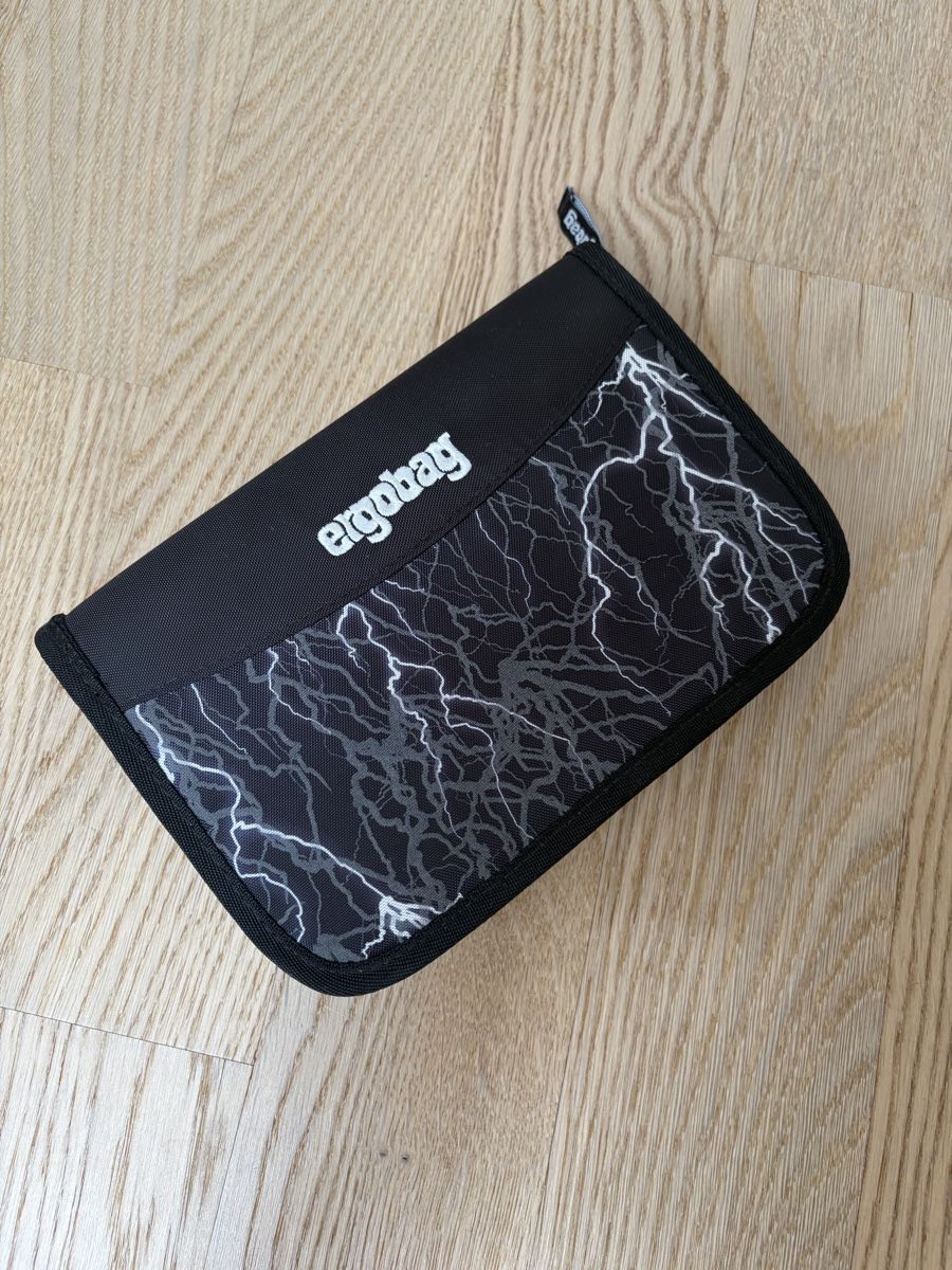 Ergobag Kindertaschen: Ergobag Schultek 6+2tlg. ReflektBär Reflex – Gebraucht aus Männedorf von karinpersson 6
