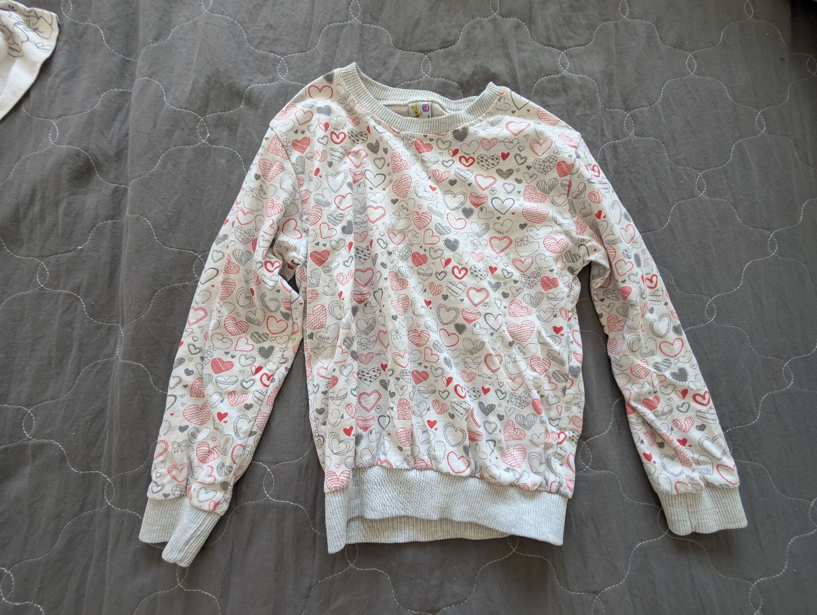 Pulls et sweat-shirts: Mädchen Pullover Hearts Bam 7-8 Jahre – D'occasion à Buchs ZH par nudle10