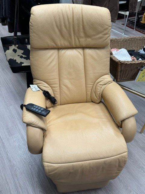 Fauteuils: Echtleder Sessel Elektrisch – D'occasion à Schaffhausen par Galleria13_Brocki_SH