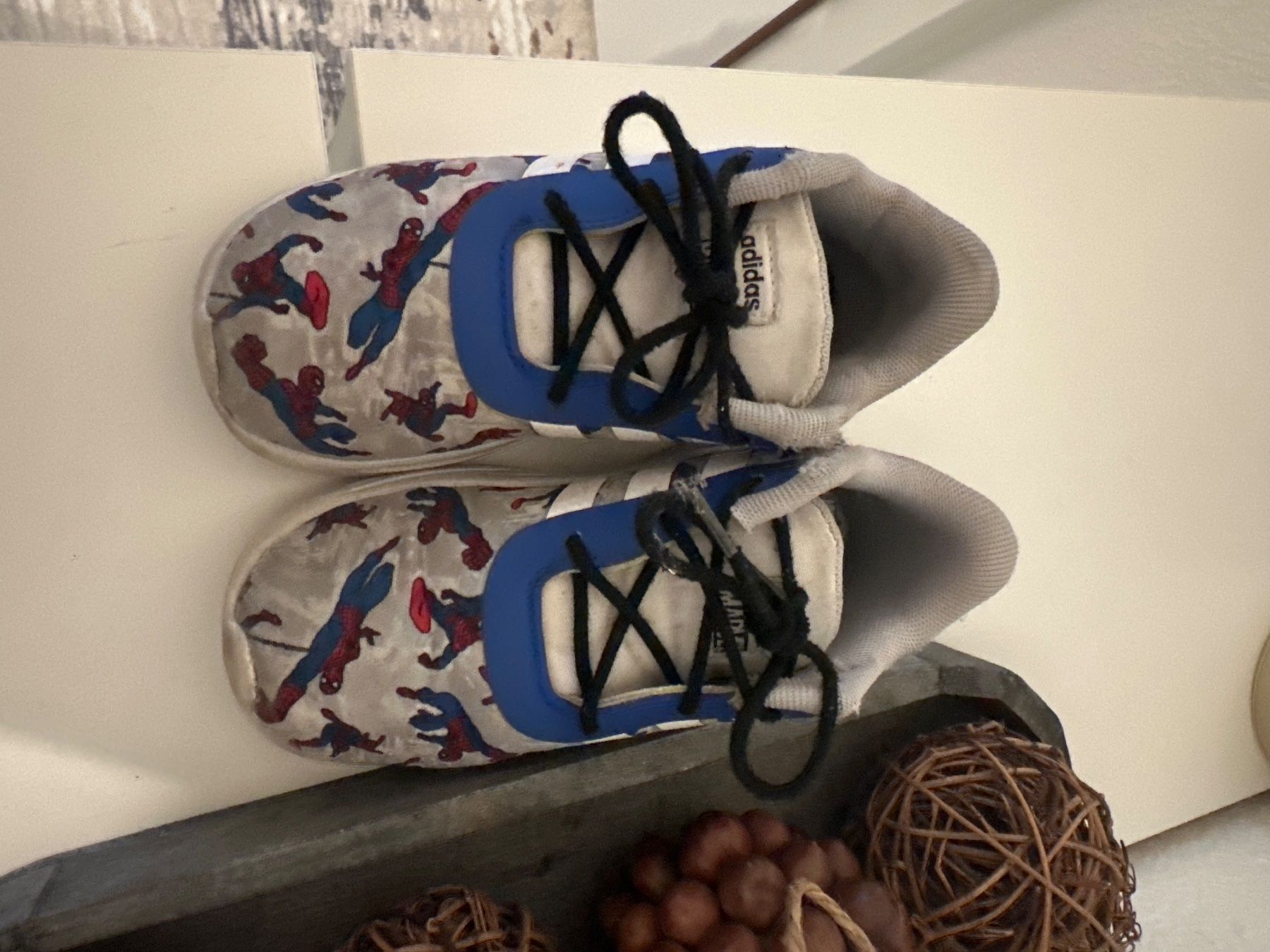 Adidas Scarpe per ragazzi: Adidas Kinder Schuhe in Grösse 25 – Usato da Landquart venduto da K_B_T