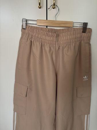Adidas Cargo Hose beige Grösse M guter Zustand neuwertig