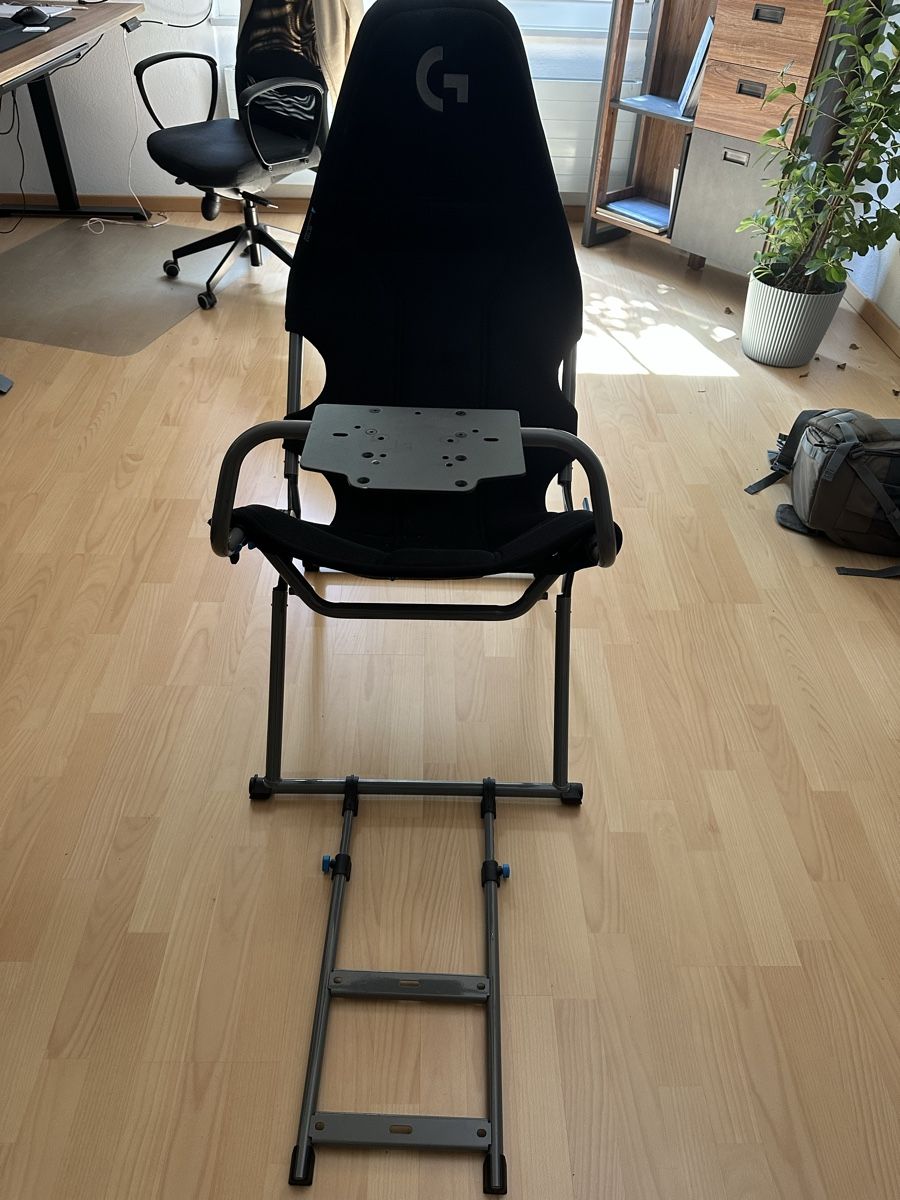 Logitech Stühle: Playseat Logitech Rennsitz schwarz gebraucht – Gebraucht aus Schaffhausen von MaxBGrant01