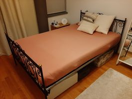 Metallbett schwarz mit Netzrost gebraucht guter Zustand
