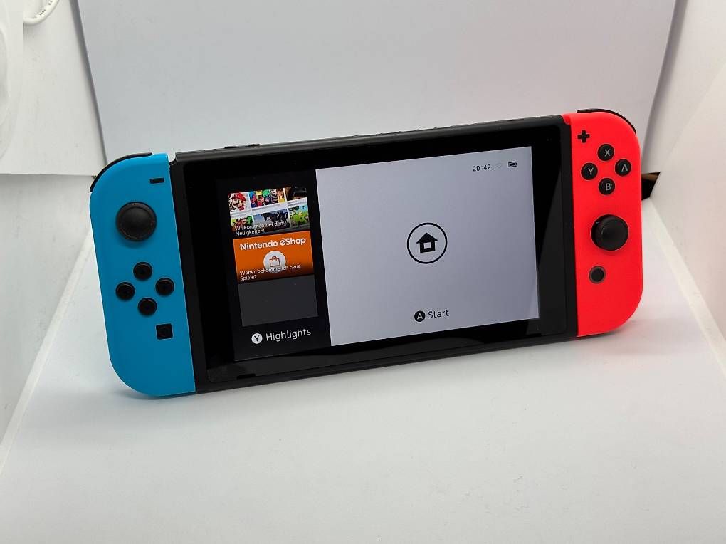 Nintendo Console: Nintendo Switch mit Zubehör – Usato da Zürich venduto da fal_2sb7