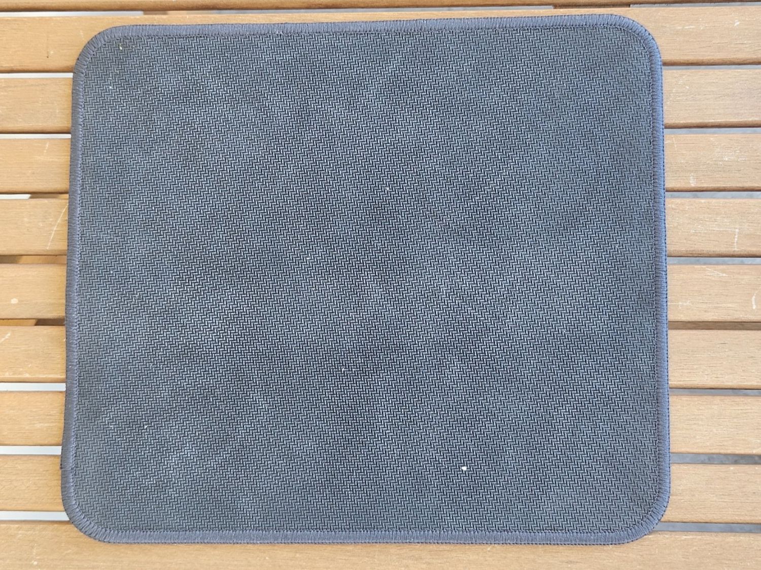 Logitech Tapis de souris: Logi Studio Mausmatte – Neuf (Voir description) à Zürich par RiggyBiggy 1