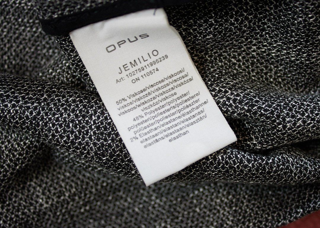 Opus Giacche: OPUS JACKE, GRAU, Größe 42, WIE NEU – Nuovo (secondo la descrizione) da Zug venduto da joa_dp6f 3