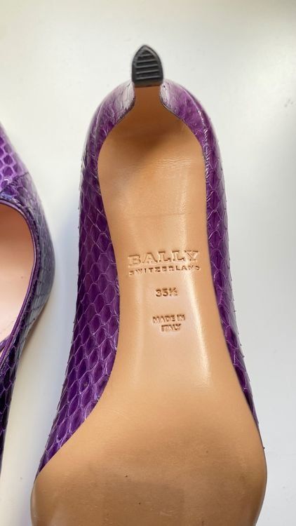 Bally Scarpe da donna: Bally Pumps Pythonleder Lila Gr. 35.5 Schuhe High Heels – Nuovo (secondo la descrizione) da Rothrist venduto da lil_tg5m 2