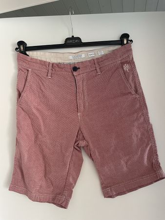 Shorts Ganesh rouge taille 31 regular fit bon état