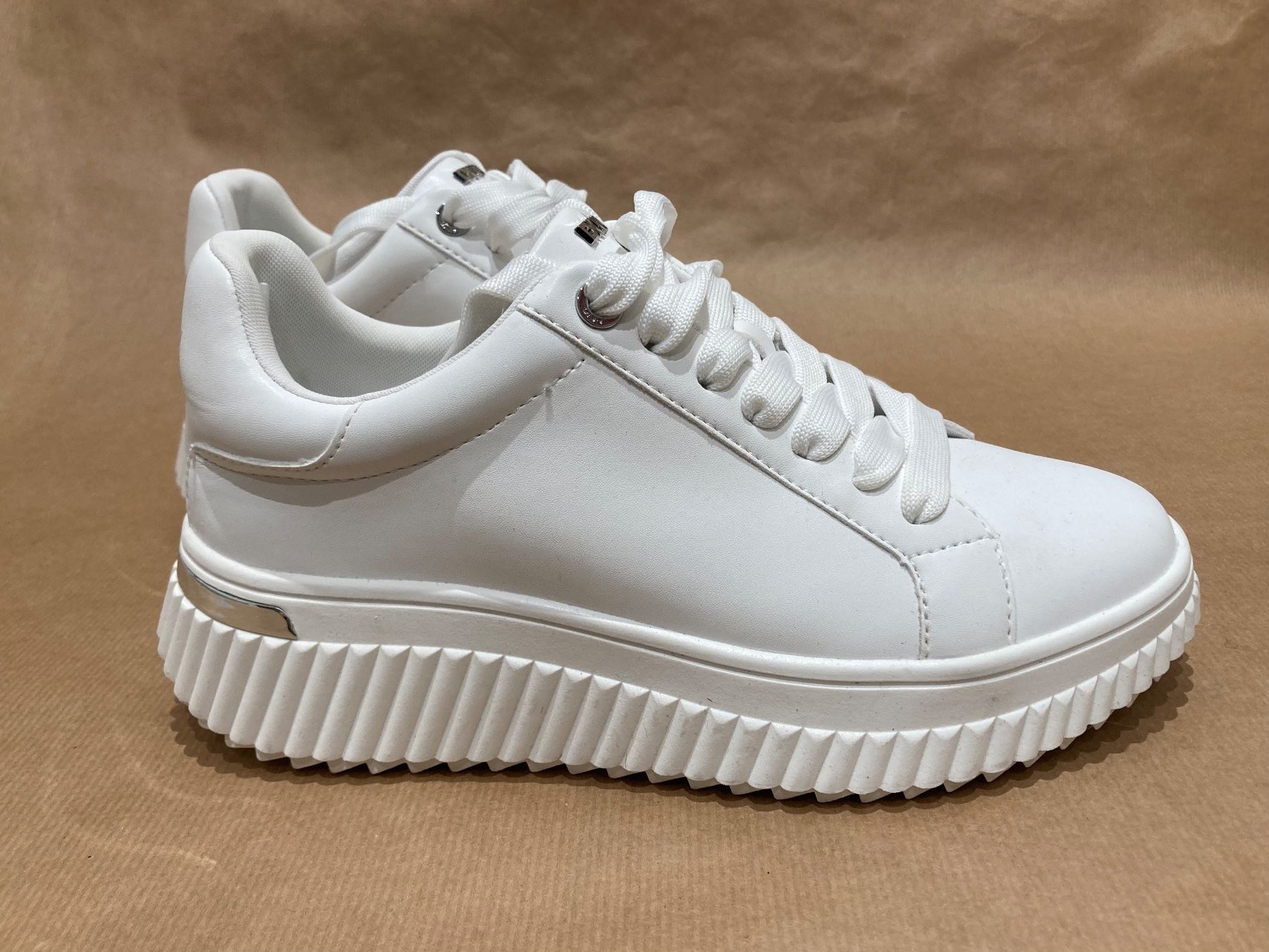 DKNY Scarpe da donna: DKNY SNEAKER no.37 new – Nuovo e nell'imballaggio originale da Paradiso venduto da Kayakara 2