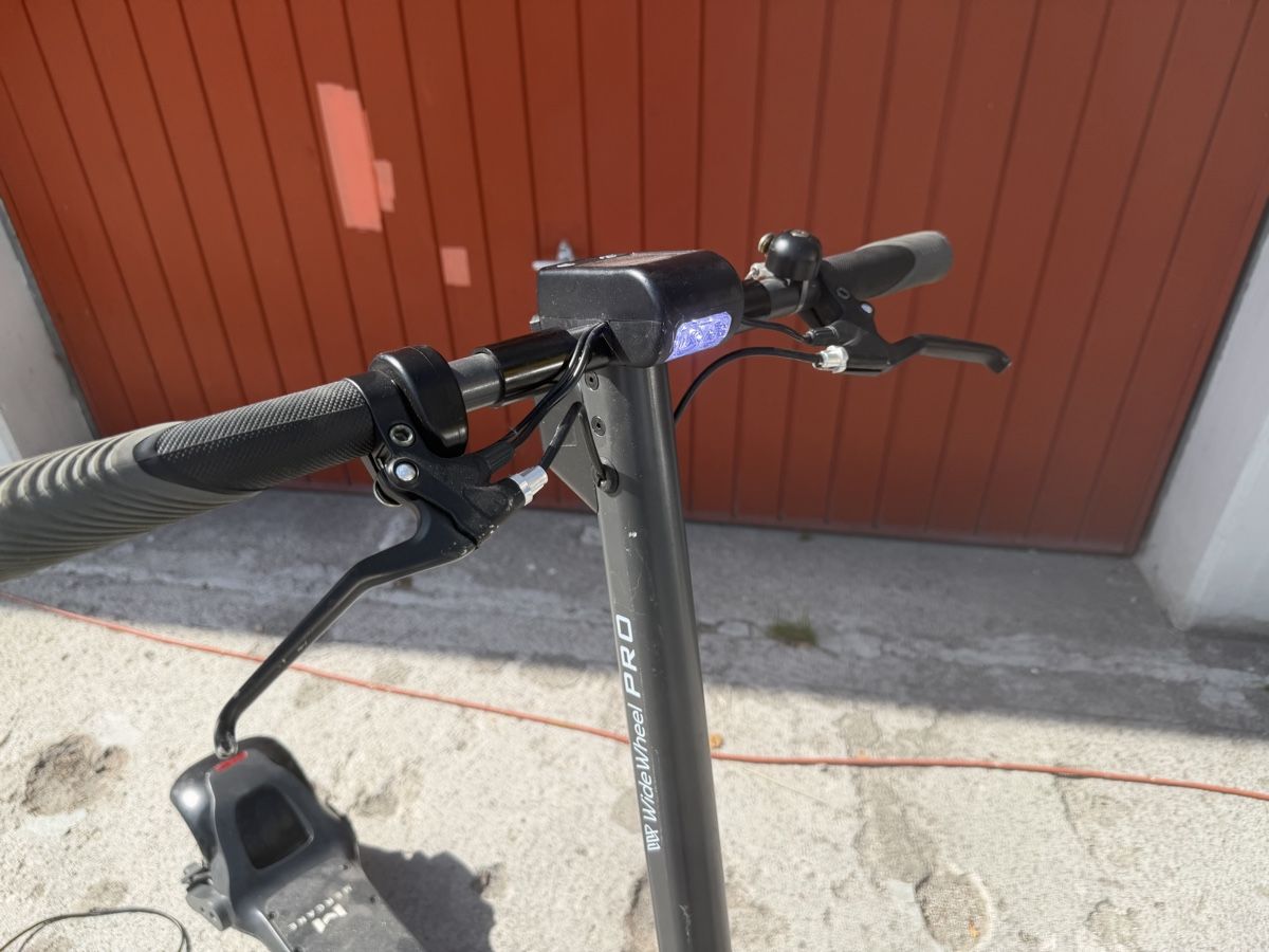 Kickboard: Mercane Wide Wheel Pro E-Scooter – Usato da Weesen venduto da AmdenLodgeOliEschler 4