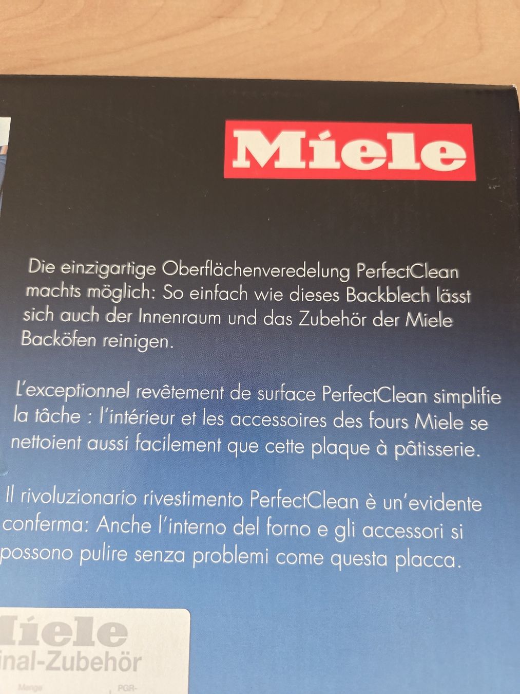 Teglie da forno: Antihaft Backblech rund von Miele Neu – Nuovo e nell'imballaggio originale da Winterthur venduto da katzen07 2
