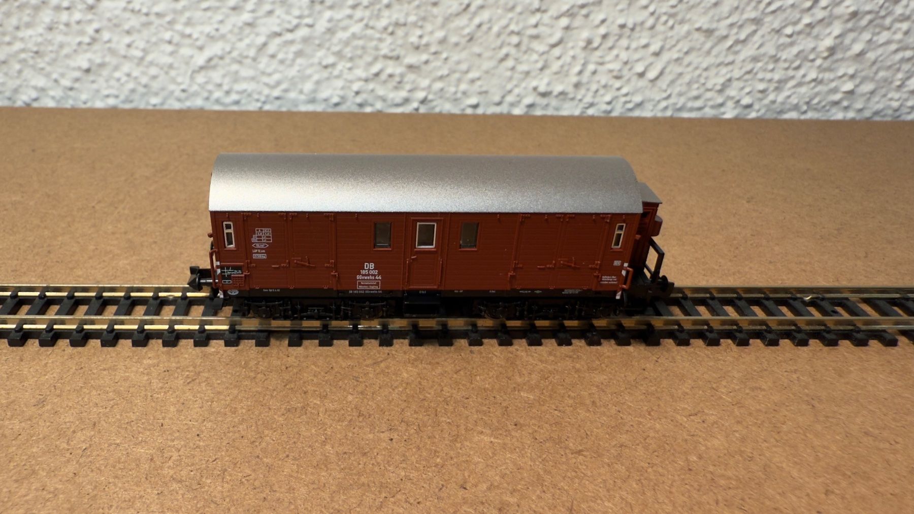 Fleischmann Modellini di ferrovie: Fleischmann DB Gepäckwagen Spur N – Usato da Schlieren venduto da rat_lq6b 1