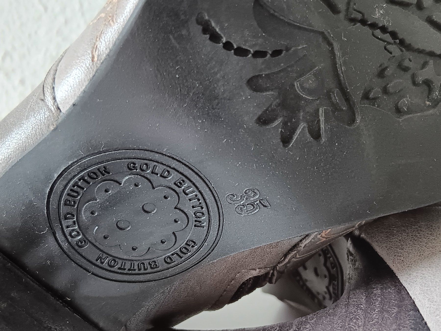 Scarpe da donna: GOLD BUTTON Bottines / Stiefeletten pointure / Nummer 35 – Usato da Cossonay-ville venduto da Super-Price-Quality 8