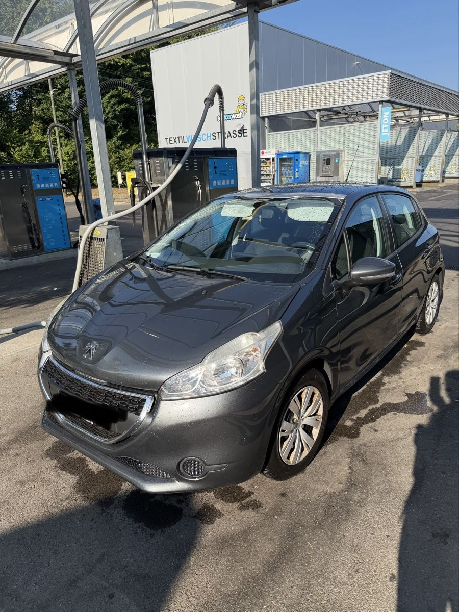 Peugeot Automobili: Peugeot 208 – Usato da Bern venduto da hof_25d2