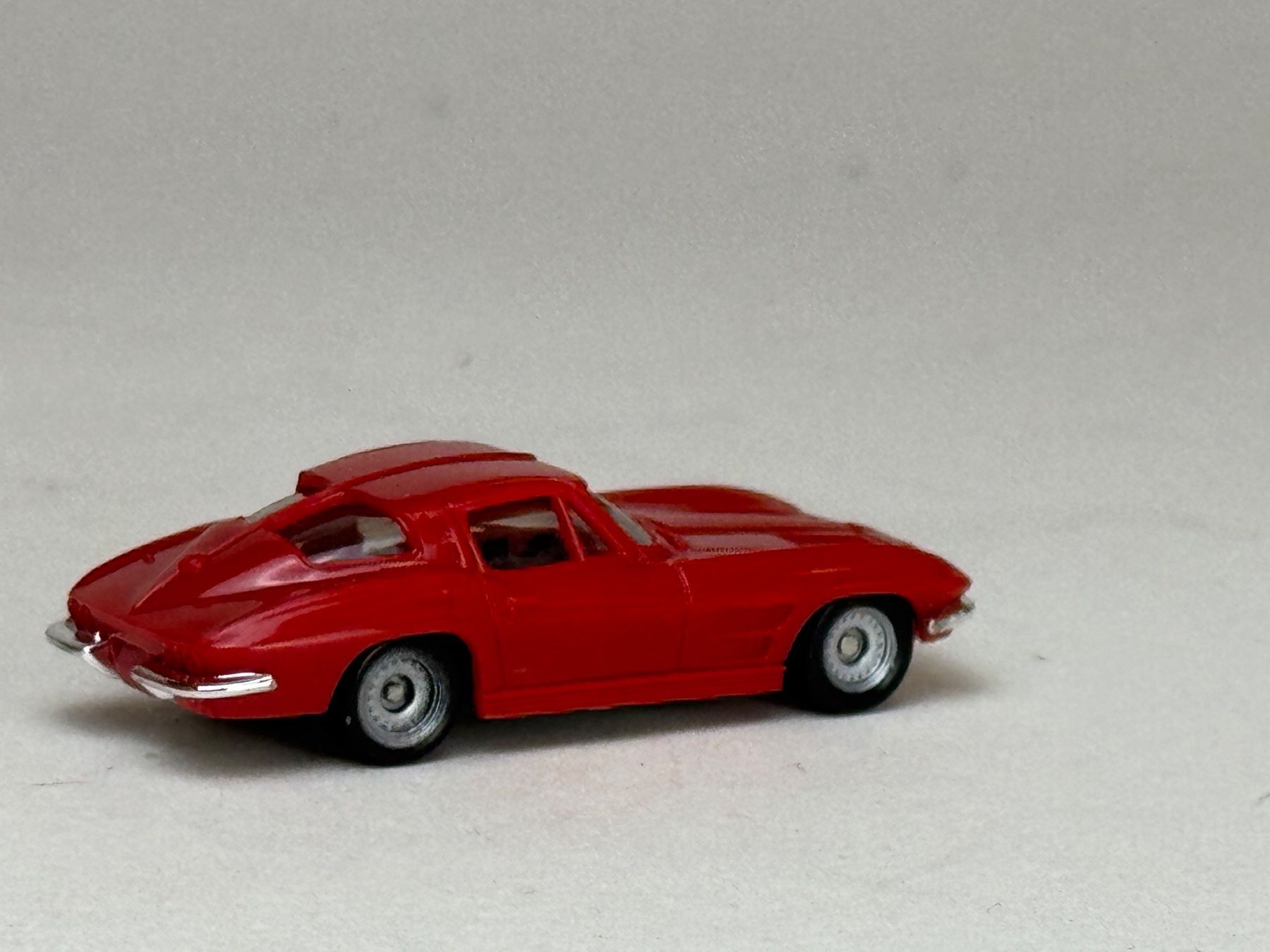 Chevrolet Modellini d'auto: GB- Monogram Chevy Stingray rot – Usato da Elm venduto da Wikmtz 1