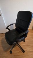 Bürostuhl / Drehstuhl Schwarz mit Armlehnen und rollen