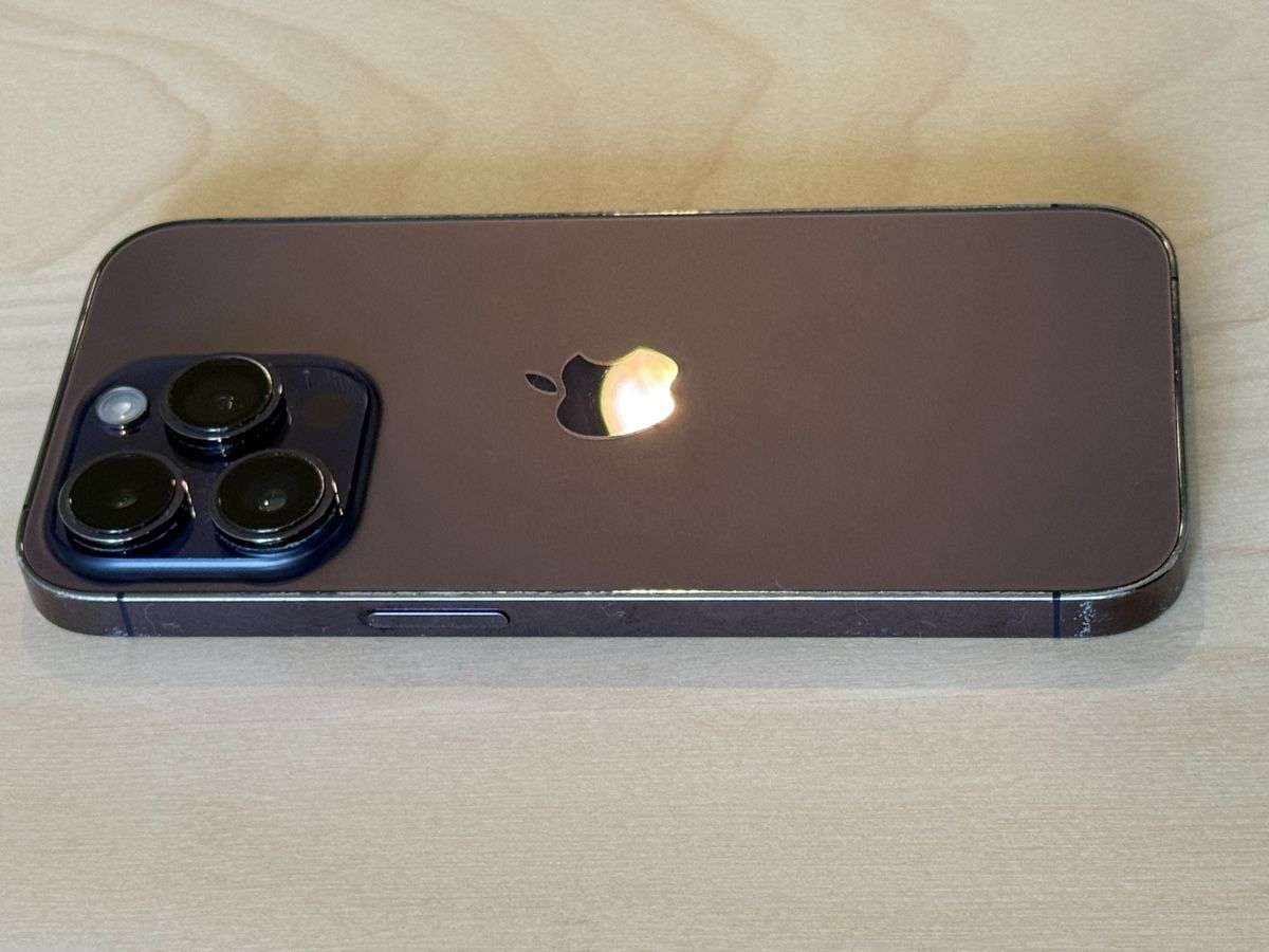 Apple Portables: iPhone 14 Pro 128gb – D'occasion à Zug par NikosKoukos 5