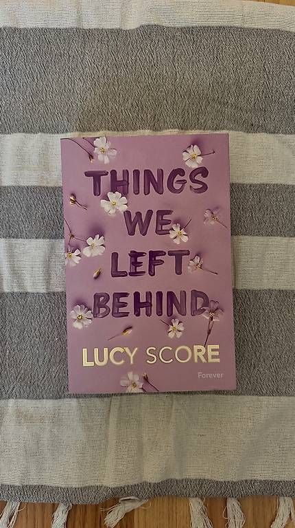 Livres: Lucy Score  Things We Left Behind – D'occasion à Widnau par ali_t96f