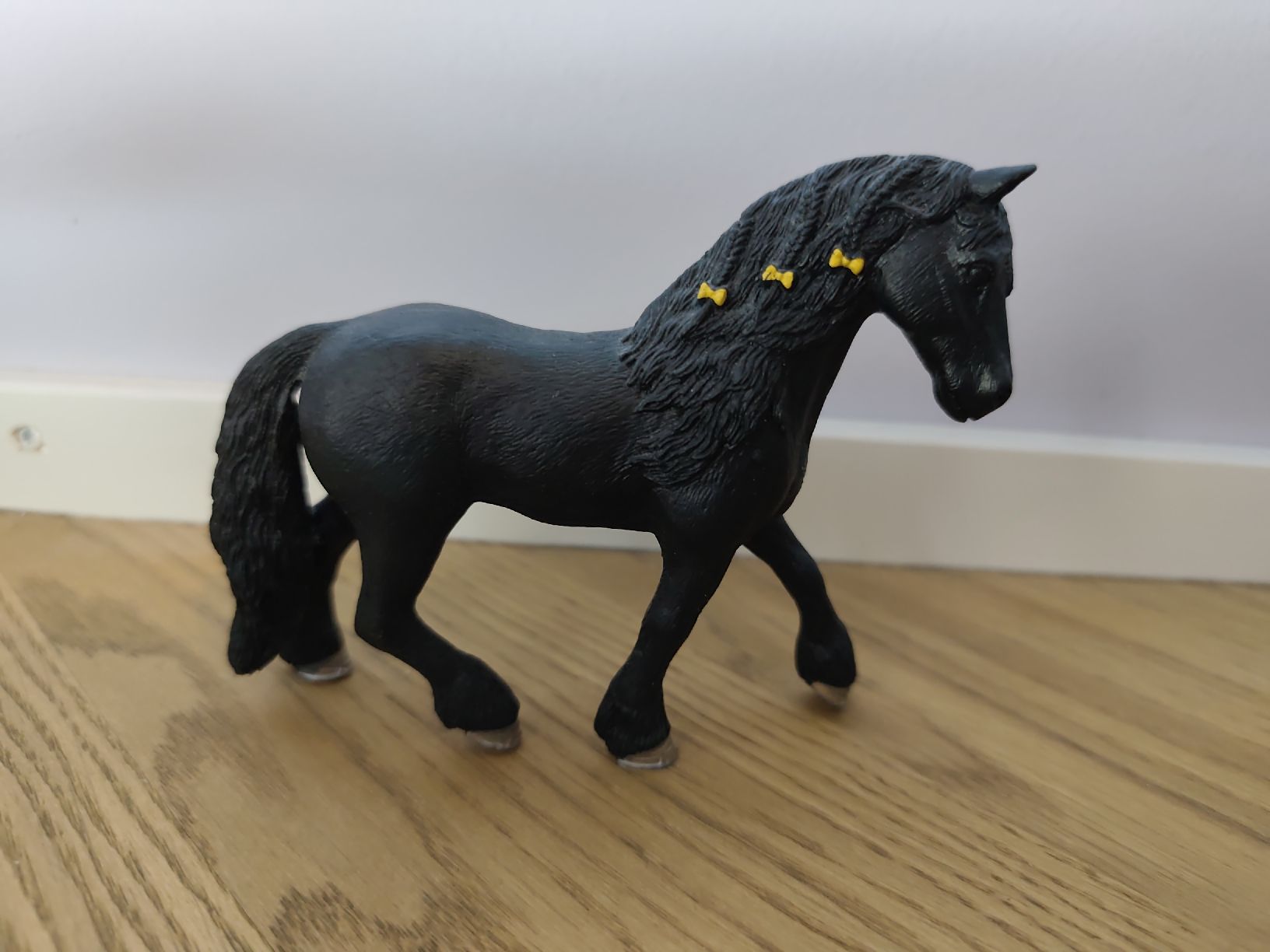 Schleich Spielzeuge: 4 schleich Pferde, BENUTZT! – Gebraucht aus Zürich von one_deal 1