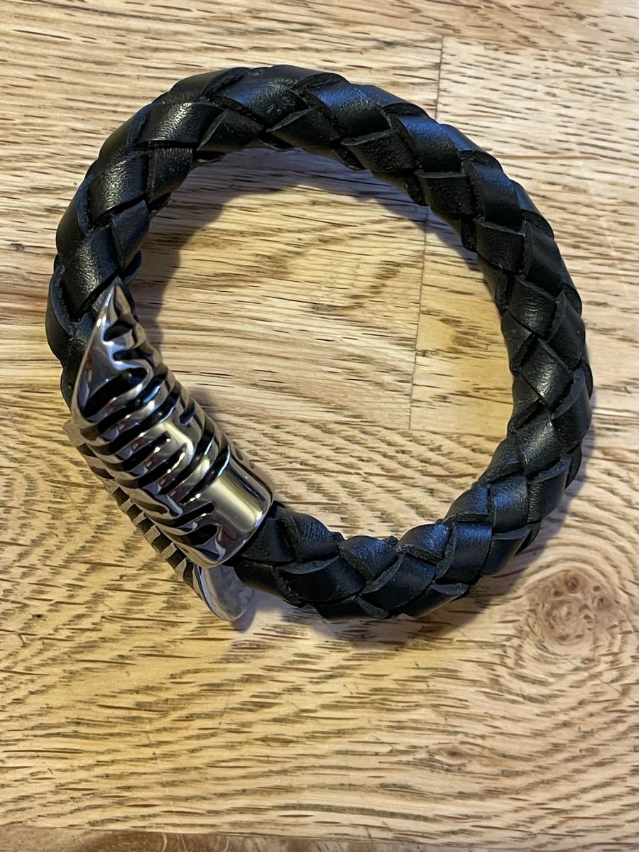 Bracciali & Braccialetti: Armband aus Leder und Stahl – Usato da Flawil venduto da Naphtali 2