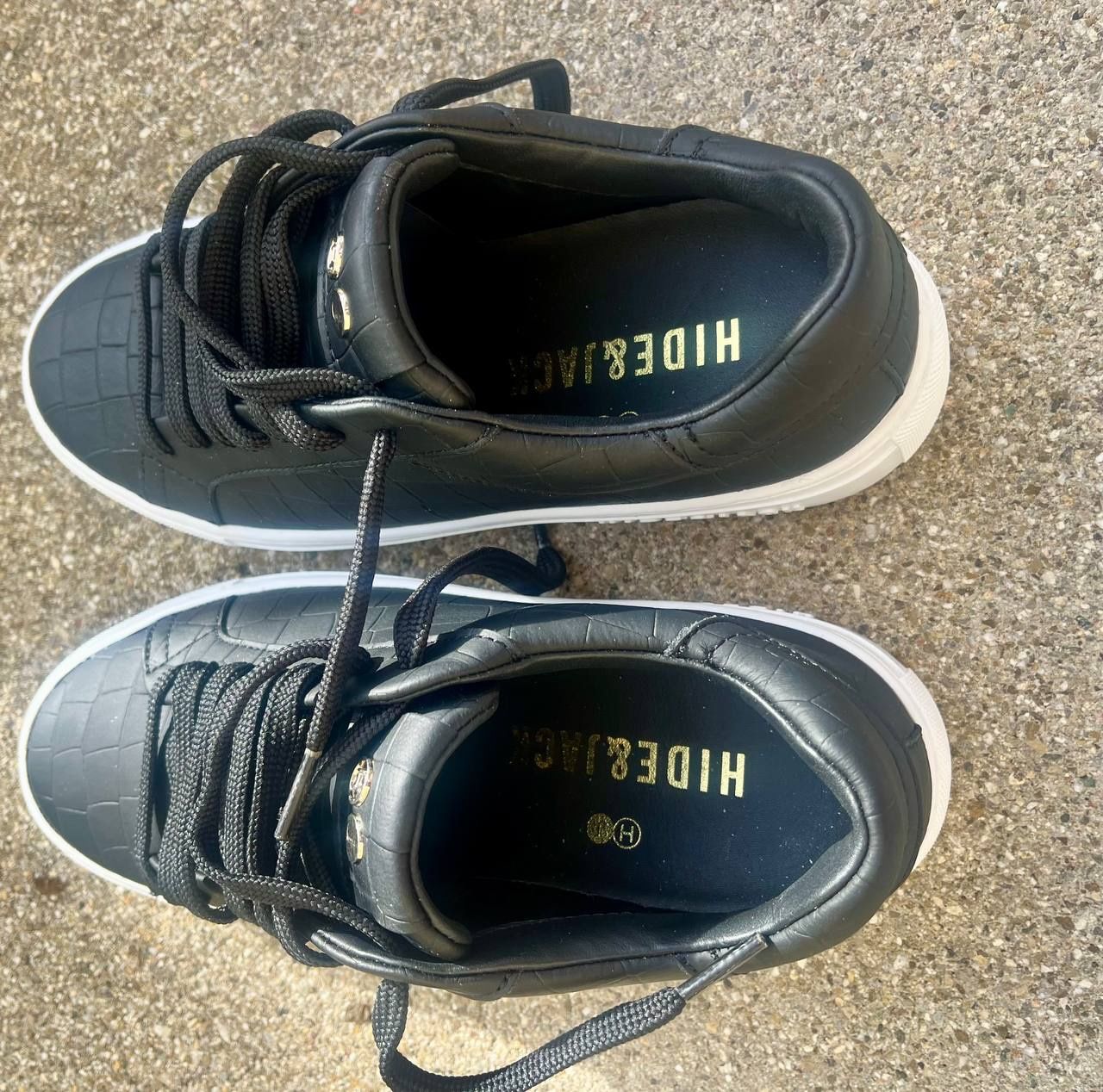 Scarpe da donna: Hide&Jack Damenturnschuhe grösse 37, schwarz – Nuovo (secondo la descrizione) da Luzern venduto da kunstundmehr 1
