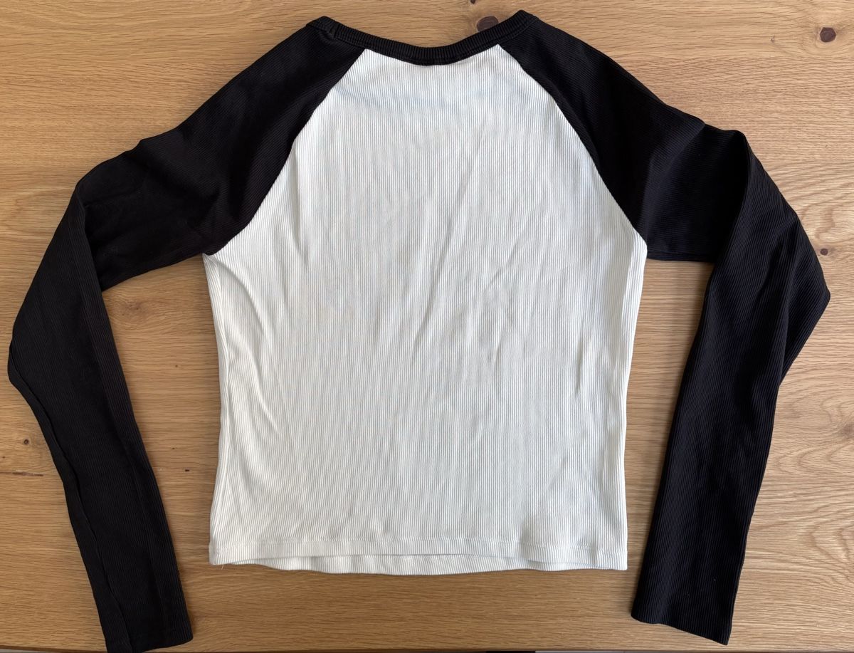 Bershka Tops: Pull manche longues Nirvana BERSHKA – D'occasion à Martigny par jcj_j2fb 1