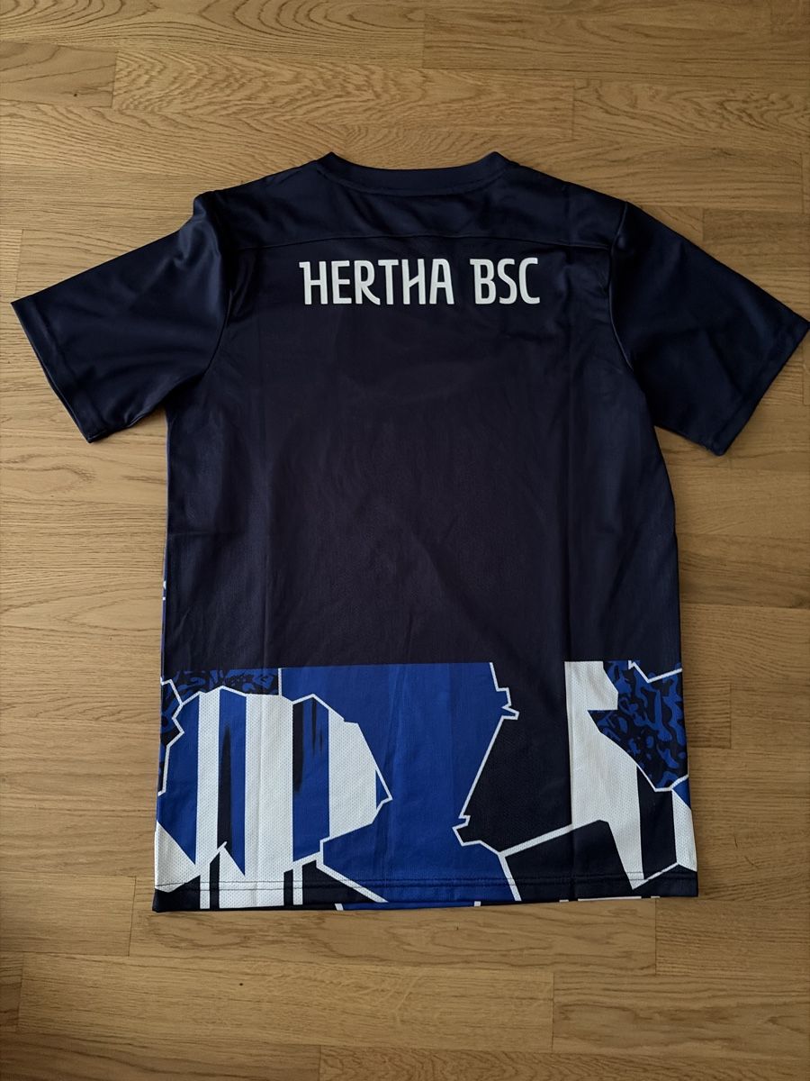 Nike Canottiere & Pantaloni: Hertha BSC Trikot – Usato da Basel venduto da eli_n5yh 1