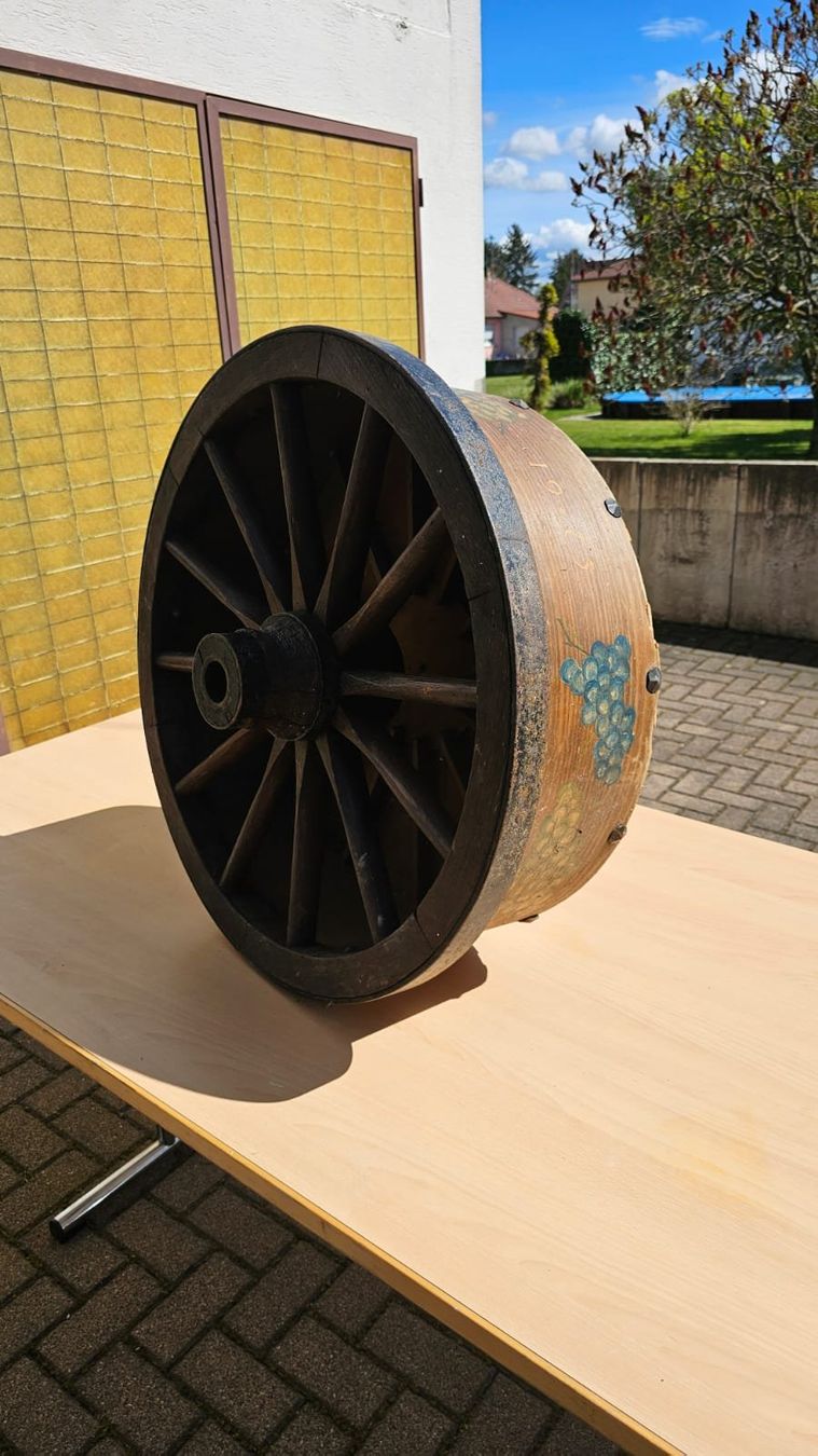 Tutte le decorazioni: Weinaroma-Rad als Dekoration – Usato da Basel venduto da gasttrans 2