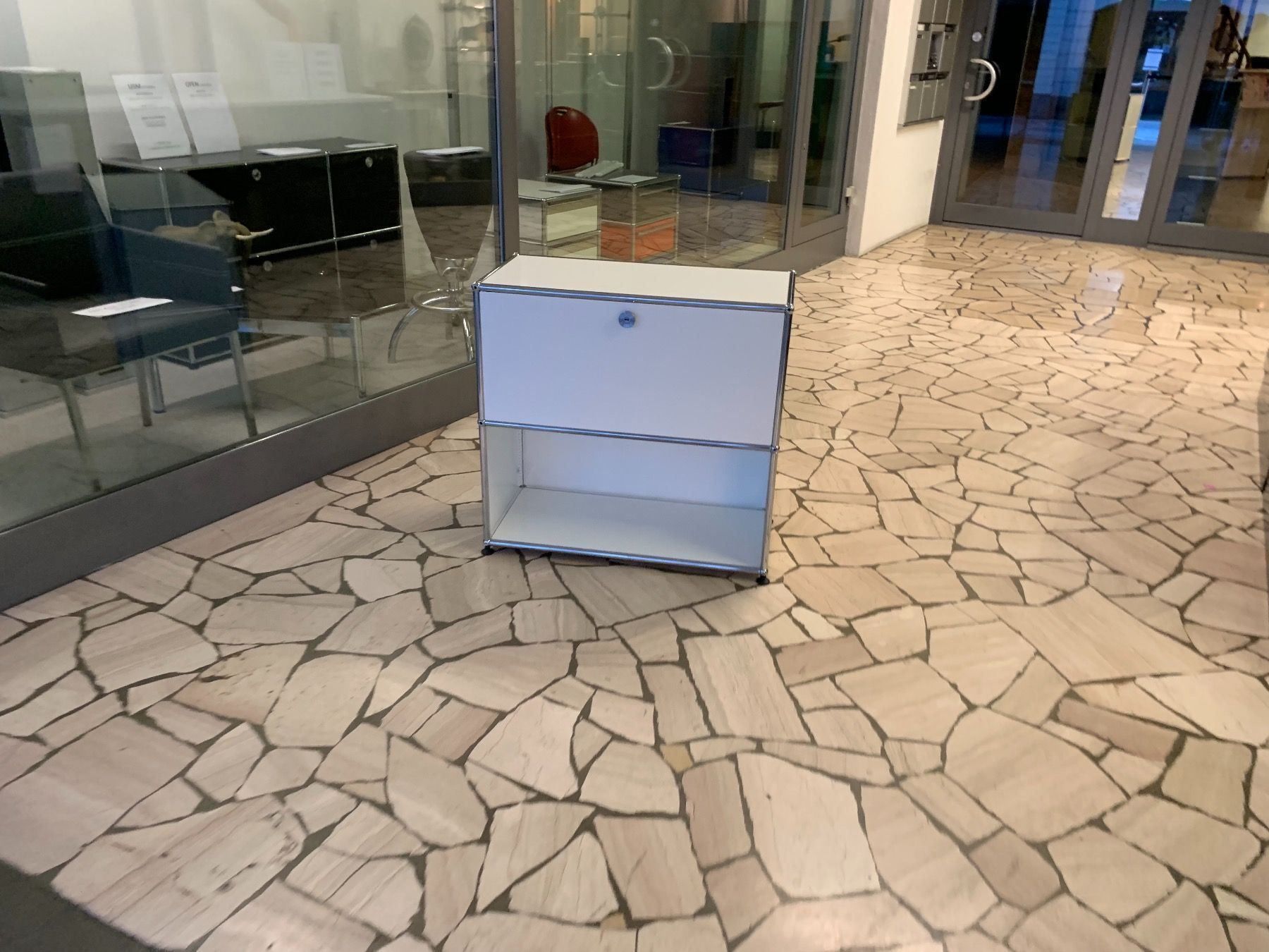 USM Cassettiere: Usm Highboard Weiss Lidferung Gratis – Usato da Thun venduto da Thuno6 1