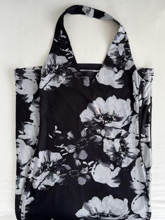 Sommerliches Maxikleid mit Blumenmuster, Grösse 36