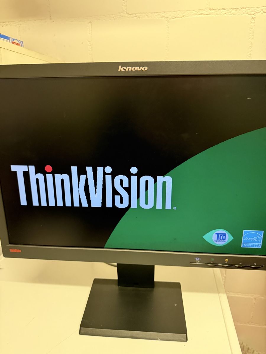 Lenovo Monitor: Bildschirm Lenovo – Usato da Uster venduto da dia_9hl9