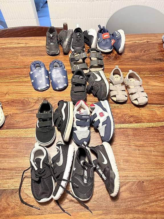 Chaussures garçon: Babyschuhe Gr. 25-21 – D'occasion à Lätti par Cerui 1