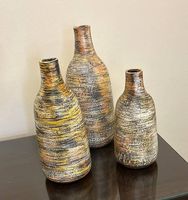 Trio de vases décoratifs multicolores style artisanal