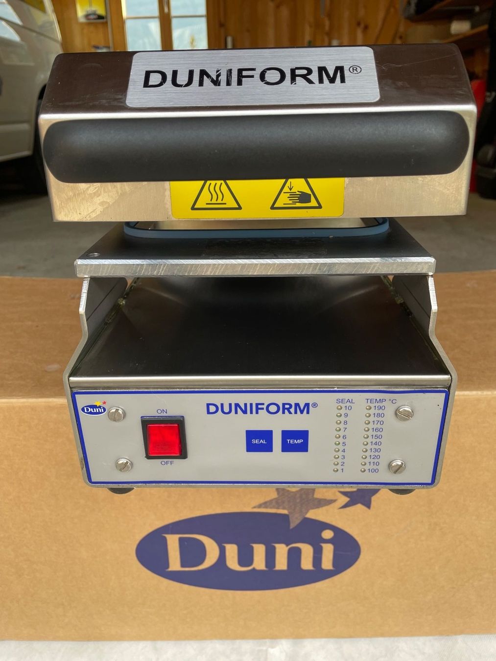 Tutte le macchine: Siegelmaschiene Duni DF 20 Halbautomat – Nuovo (secondo la descrizione) da Därstetten venduto da rue_t6m8 1