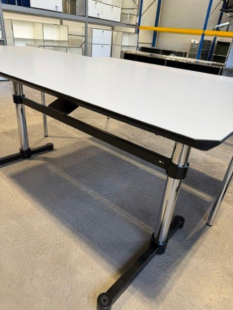 USM Scrivanie: USM Kitos M Tisch 175x75, NEU – Nuovo (secondo la descrizione) da Lenzburg venduto da Buerokonz 2