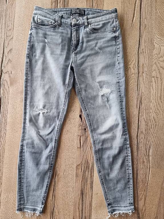Jeans: Enge Jeans grau DRYKORN Gr.29 – Gebraucht aus Ostermundigen von d-p73 2