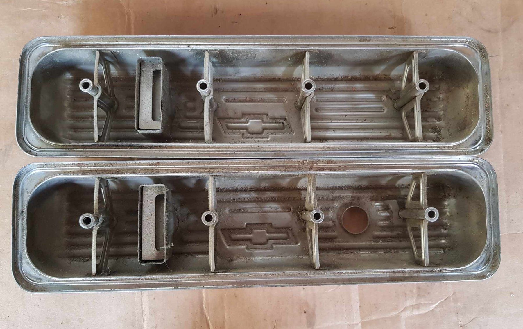 Chevrolet Tutti pezzi di ricambio auto: Ventildeckel Chrom Chevrolet – Usato da Niedergösgen venduto da usc_8fsx 1