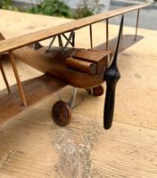 Antiker Modellflieger aus Holz
