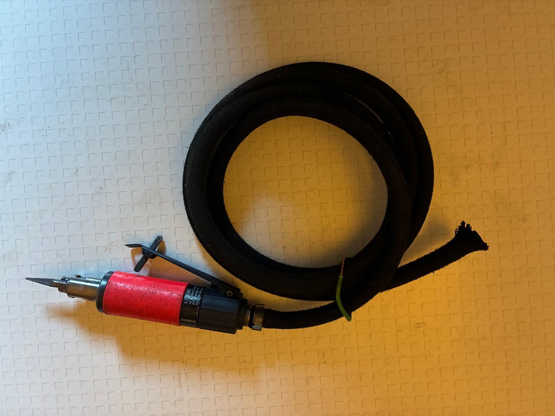 Suhner Tutti gli attrezzi: Pressluft Schleifgerät – Usato da Wettingen venduto da ac48