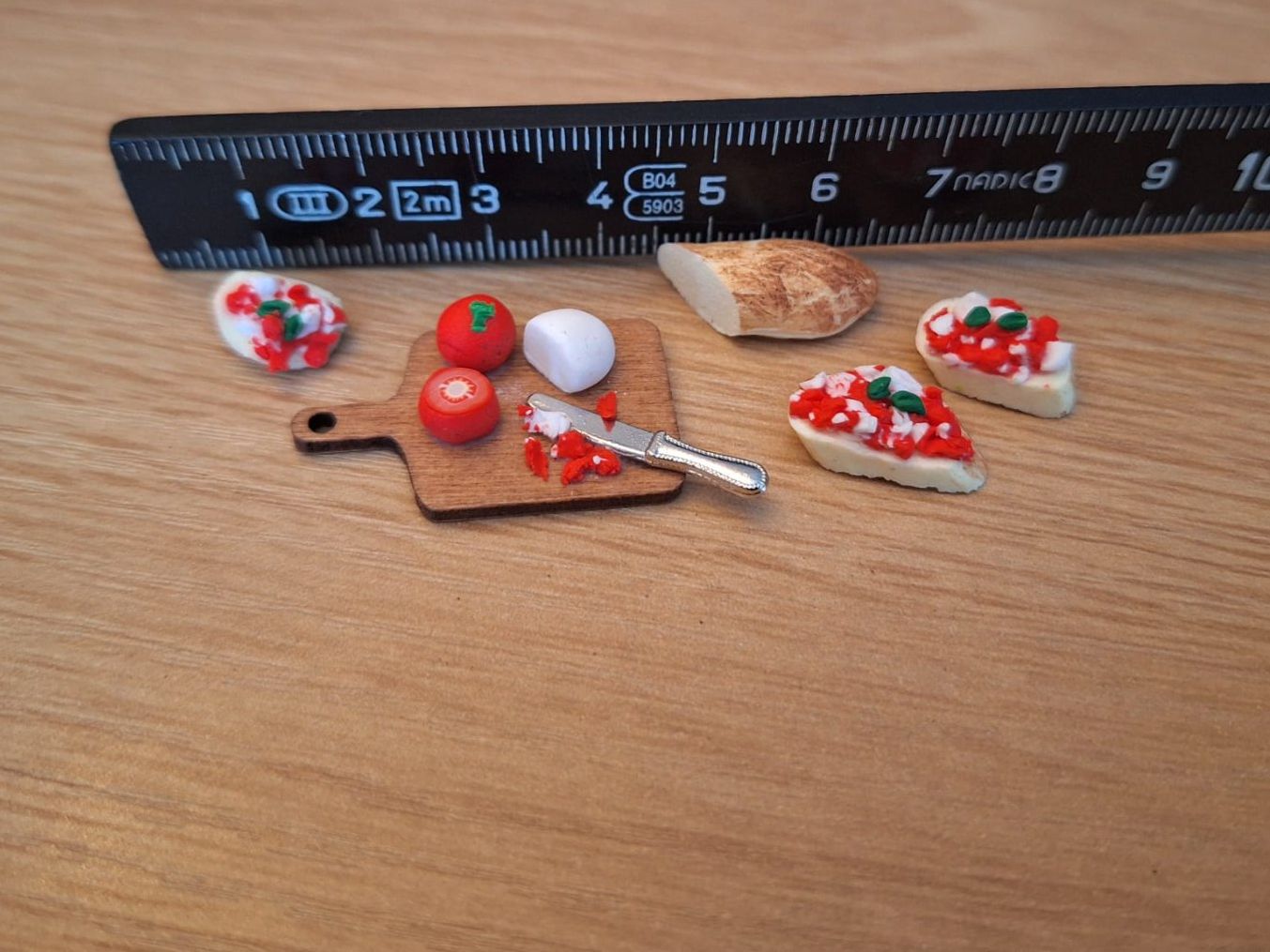 Case e mobili per bambole: Handmade Bruschetta Set – Nuovo (secondo la descrizione) da Zürich venduto da HandmadeTinyFood 1