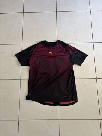 Venum sport tshirt